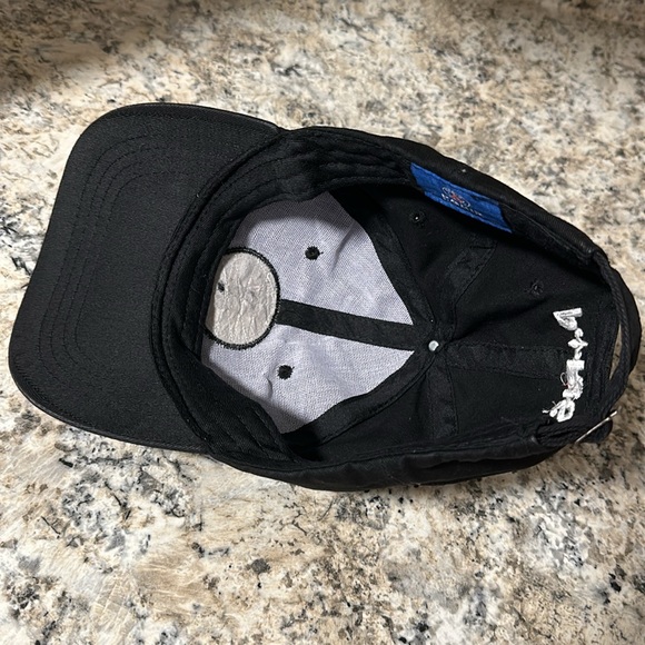 PSG Paris Saint-Germain Essential Crest Cap - Black - Picture 6 of 8